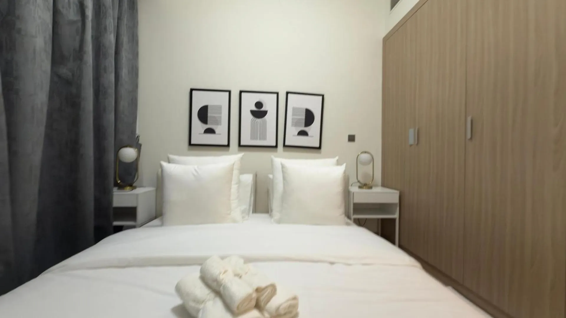Tick - Luxury 1 Bedroom Apt With Balcony In Azizi Riviera 迪拜