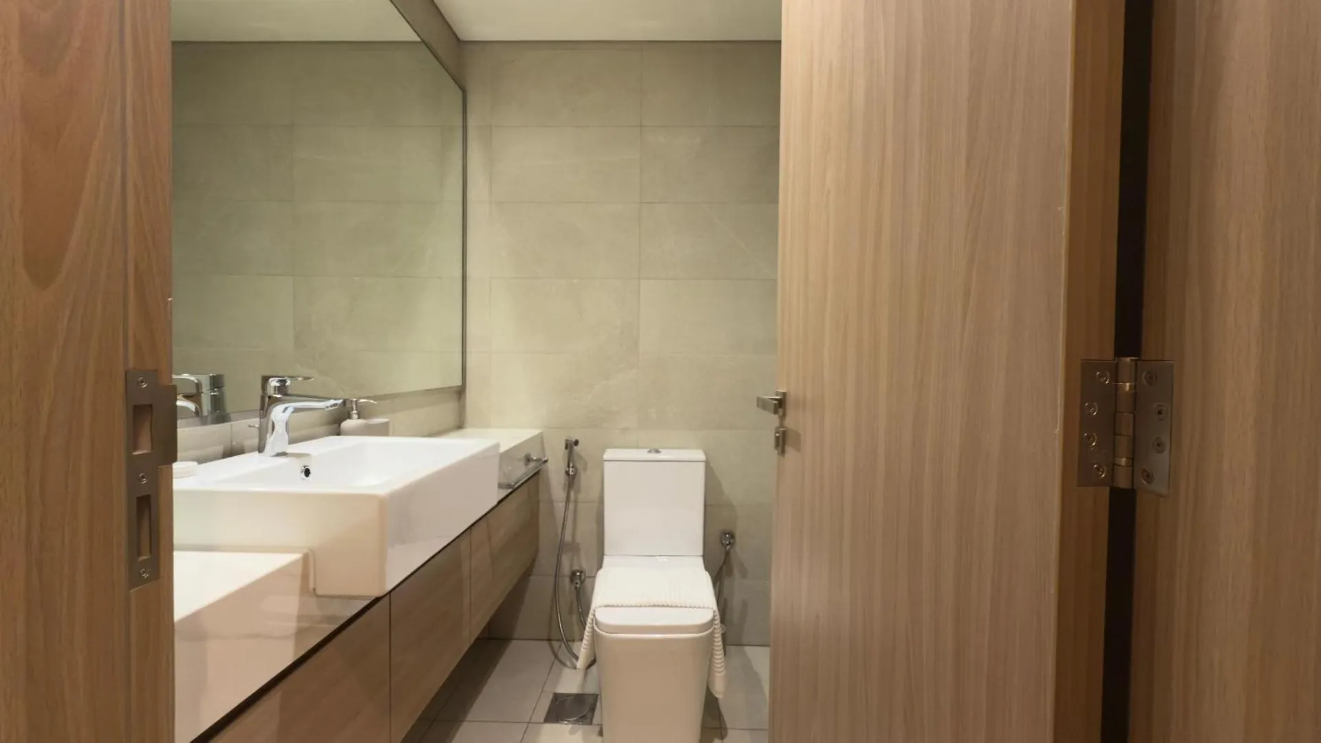 Tick - Luxury 1 Bedroom Apt With Balcony In Azizi Riviera 迪拜