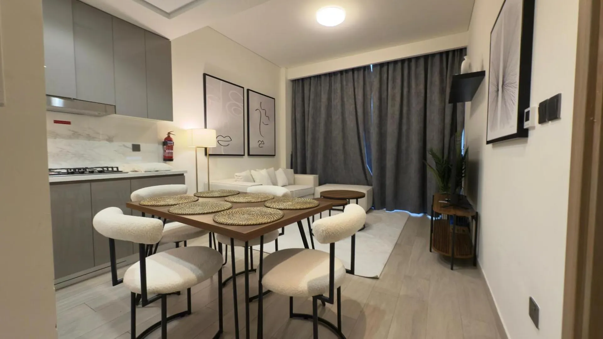 Tick - Luxury 1 Bedroom Apt With Balcony In Azizi Riviera Dubai