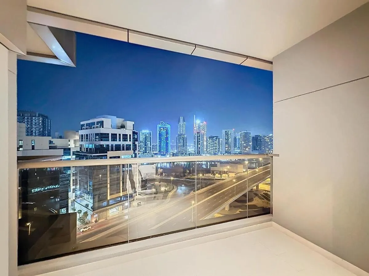 Tick - Luxury 1 Bedroom Apt With Balcony In Azizi Riviera Dubai